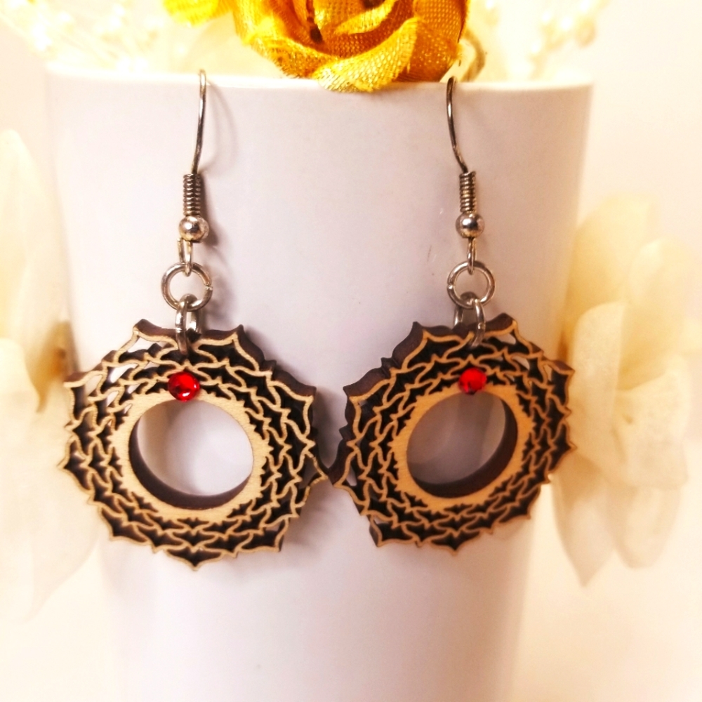 Vintage Wood Filigree Cut Lightweight Earrings